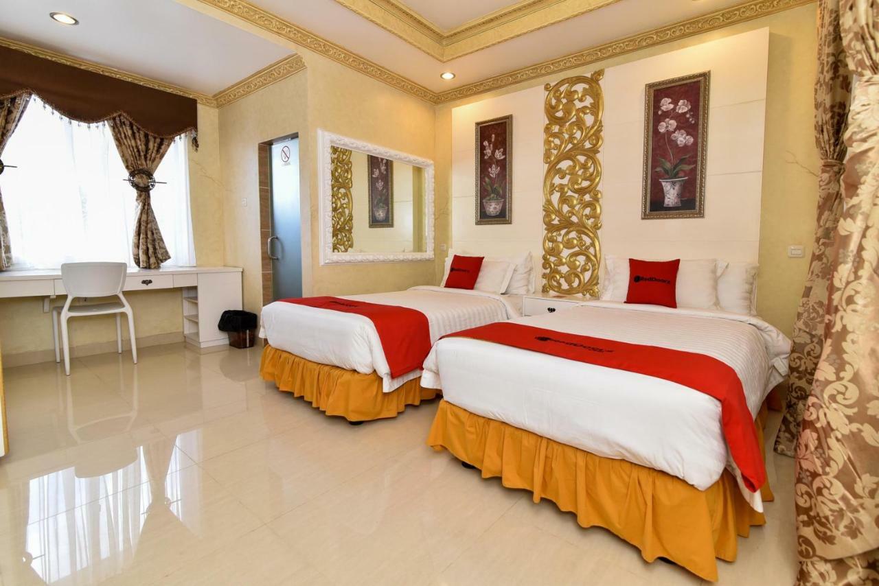 RedDoorz Plus near Discovery Shopping Mall Bali Kuta Lombok Exterior foto
