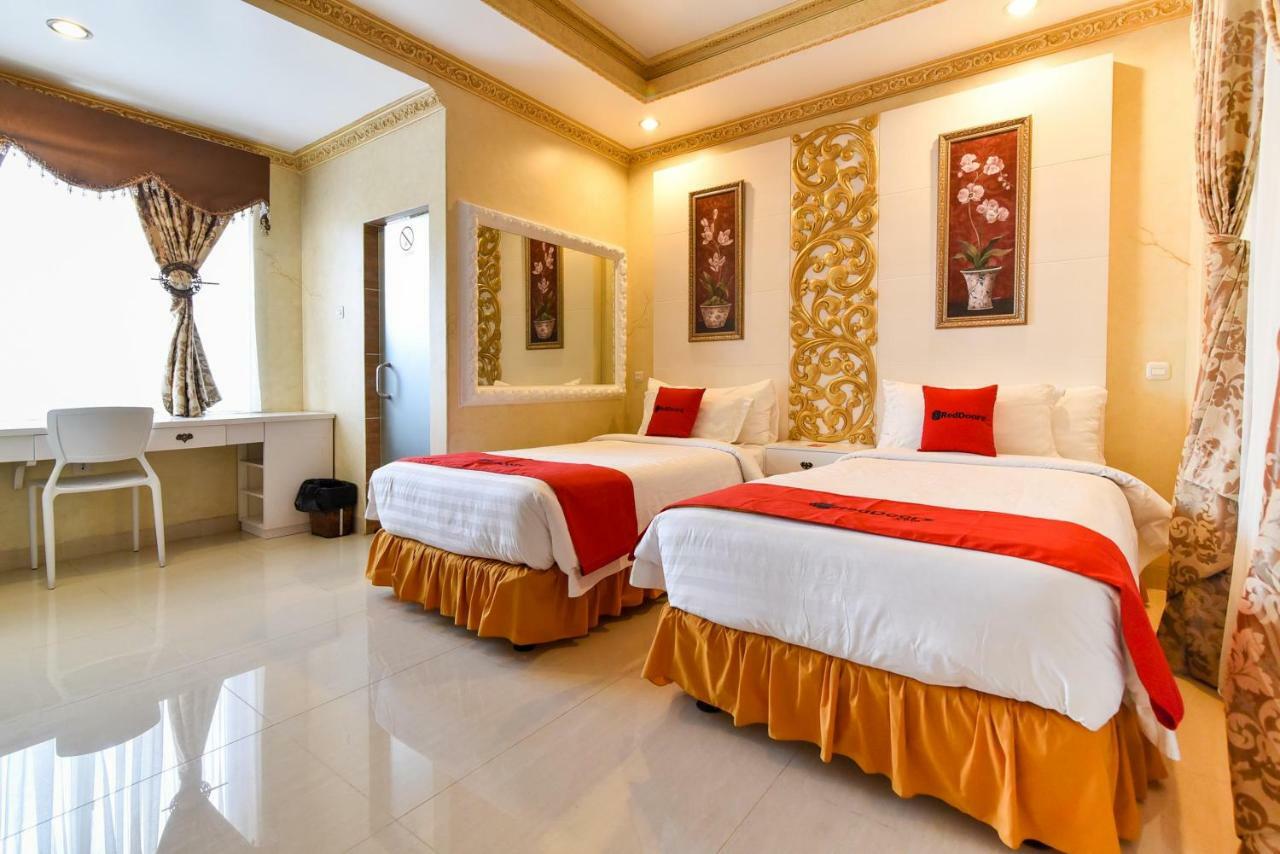 RedDoorz Plus near Discovery Shopping Mall Bali Kuta Lombok Exterior foto